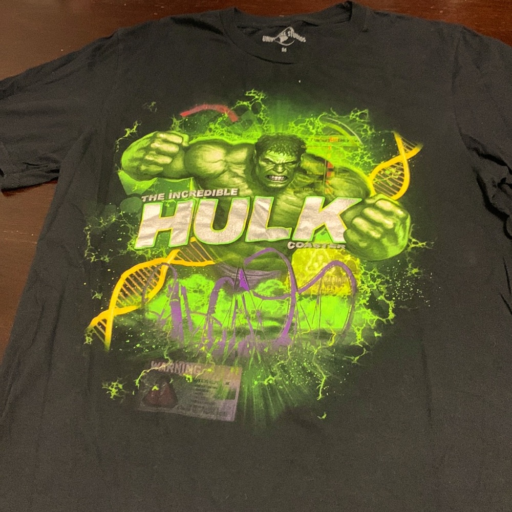 THE INCREDIBLE HULK COASTER -  UNIVERSAL STUDIOS T SHIRT size: Medium